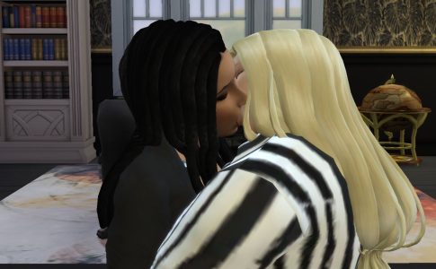 Silver Family Adult Game Screenshot (1)